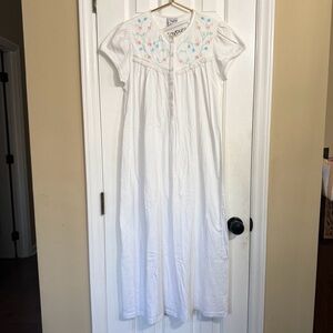 Saybury Vtg 80's White Long Nightgown Lace Embroidery Cottagecore size Small NEW